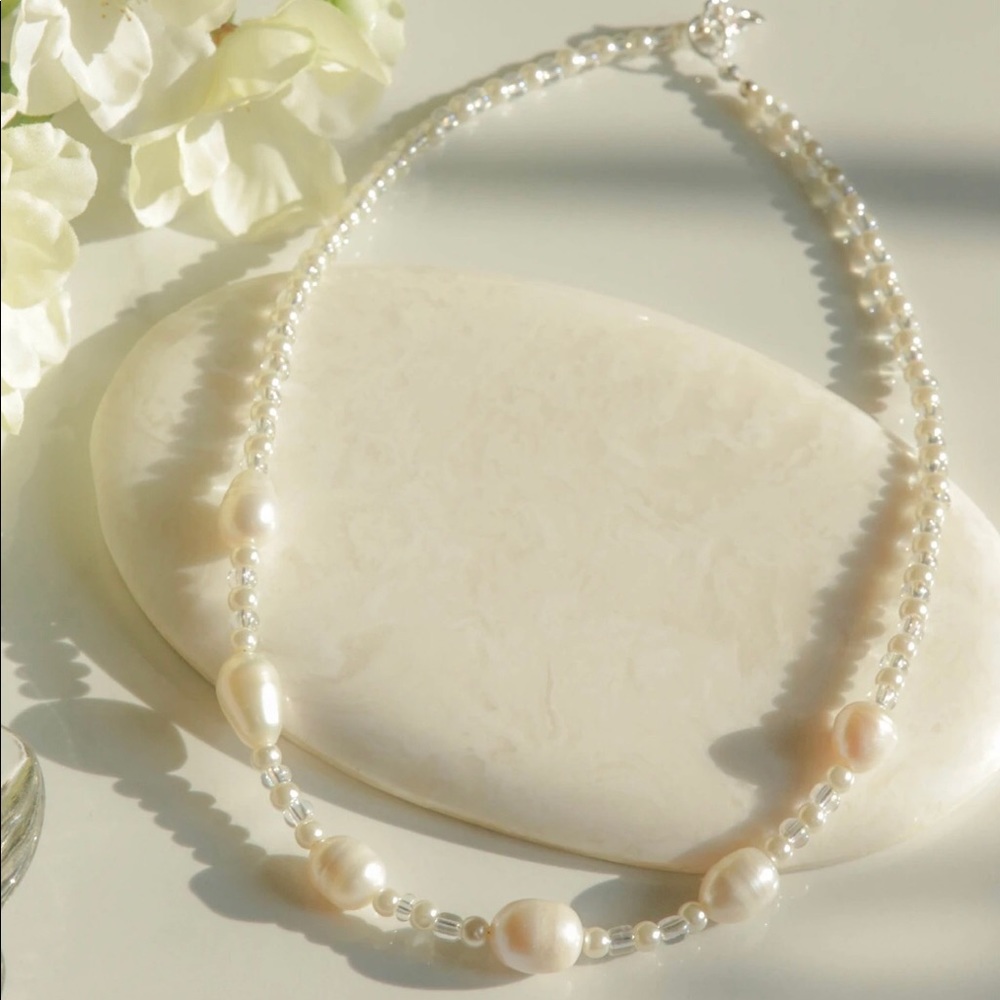 Pretty pearl necklace